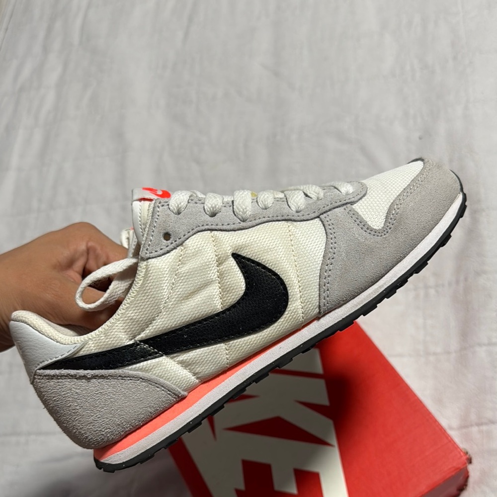 Nike Genicco Running Shoes